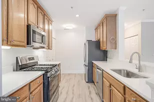 25280 Lake Shore Square, Chantilly, VA 20152 - Photo 12