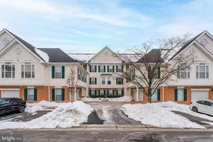 25280 Lake Shore Square, Chantilly, VA 20152 - Photo 2