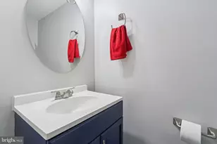 702 Giles Pl, Sterling, VA 20164 - Photo 34