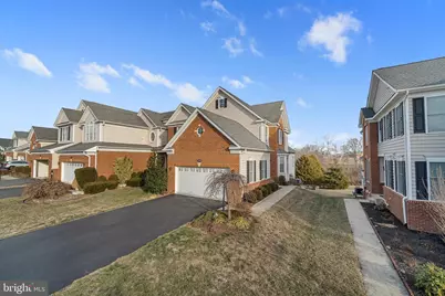 22990 Weybridge Square, Ashburn, VA 20148 - Photo 8