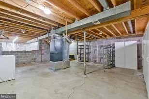 113 Caragana Ct, Sterling, VA 20164 - Photo 32