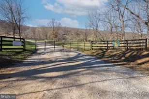 34266 Williams Gap Rd, Round Hill, VA 20141 - Photo 2
