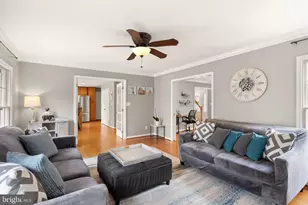 608 E G St, Purcellville, VA 20132 - Photo 8