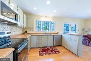 9 Honeybee Ave, Round Hill, VA 20141 - Photo 12