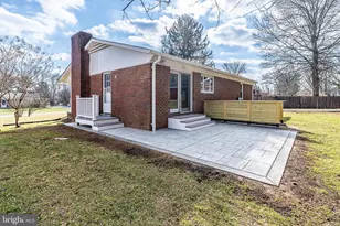 9 Honeybee Ave, Round Hill, VA 20141 - Photo 6