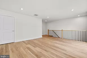 42121 Picasso Sq, Ashburn, VA 20148 - Photo 32