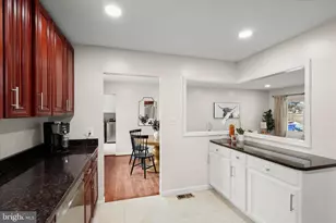 709 W Poplar Rd, Sterling, VA 20164 - Photo 12