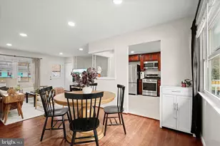 709 W Poplar Rd, Sterling, VA 20164 - Photo 8