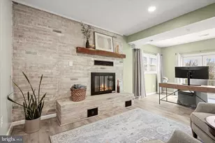 709 W Poplar Rd, Sterling, VA 20164 - Photo 26