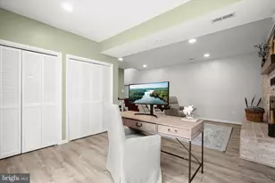 709 W Poplar Rd, Sterling, VA 20164 - Photo 28