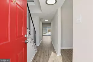 406 Crestwood St SW, Leesburg, VA 20175 - Photo 4