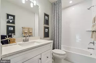 207 Chianti Ter SE, Leesburg, VA 20175 - Photo 6