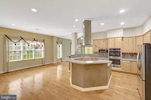 20443 Cliftons Point St, Sterling, VA 20165 - Photo 16