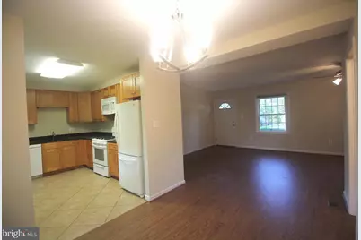 605 W Maple Avenue, Sterling, VA 20164 - Photo 18