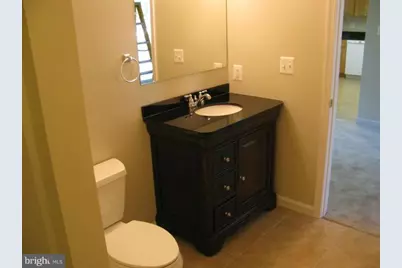 605 W Maple Avenue, Sterling, VA 20164 - Photo 8