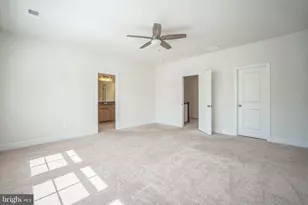 25443 Hartland Orch Ter, Chantilly, VA 20152 - Photo 10