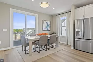 24135 Pissarro Dr, Sterling, VA 20166 - Photo 4