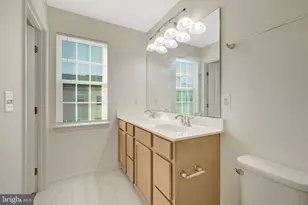 42628 Freistadt Square, Sterling, VA 20166 - Photo 42