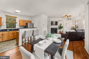 21781 Findon Ct, Ashburn, VA 20147 - Photo 8