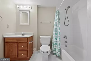 221 Primavera Cir, Sterling, VA 20165 - Photo 18