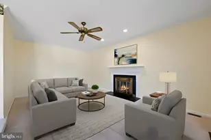 221 Primavera Cir, Sterling, VA 20165 - Photo 2