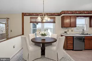 221 Primavera Cir, Sterling, VA 20165 - Photo 8