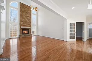 25582 Balint Park Ct, Aldie, VA 20105 - Photo 2