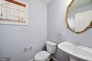 25582 Balint Park Ct, Aldie, VA 20105 - Photo 18