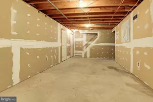 204 Elizabeth Ct, Sterling, VA 20164 - Photo 38