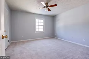 204 Elizabeth Ct, Sterling, VA 20164 - Photo 34