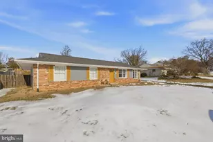 1607 N Brunswick St, Sterling, VA 20164 - Photo 2