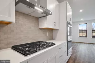 20935 Bluebird Sq, Sterling, VA 20165 - Photo 4