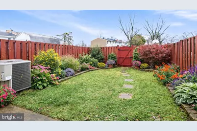 117 W Concord Court W, Sterling, VA 20164 - Photo 2