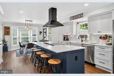 18687 Drummond Place, Leesburg, VA 20176 - Photo 10