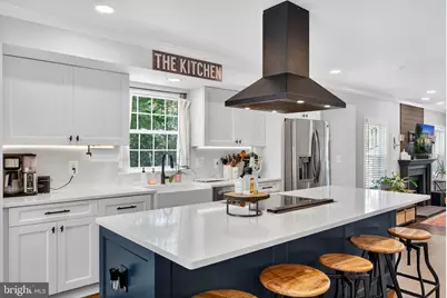 18687 Drummond Place, Leesburg, VA 20176 - Photo 12