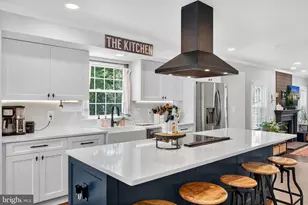 18687 Drummond Pl, Leesburg, VA 20176 - Photo 12