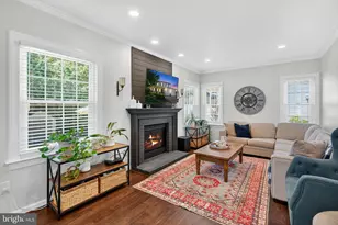 18687 Drummond Pl, Leesburg, VA 20176 - Photo 14