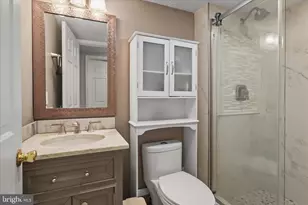 207 N Laura Anne Dr, Sterling, VA 20164 - Photo 32