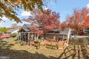 207 N Laura Anne Dr, Sterling, VA 20164 - Photo 36