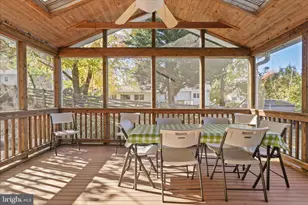 207 N Laura Anne Dr, Sterling, VA 20164 - Photo 34