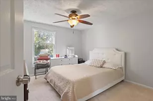 207 N Laura Anne Dr, Sterling, VA 20164 - Photo 16