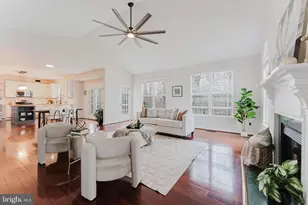 25827 Priesters Pond Dr, Chantilly, VA 20152 - Photo 24