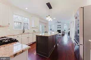 25827 Priesters Pond Dr, Chantilly, VA 20152 - Photo 16