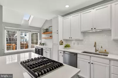 25510 Crossfield Drive, Chantilly, VA 20152 - Photo 34