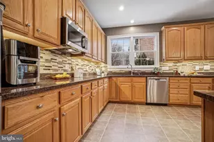 21338 Fairhunt Dr, Ashburn, VA 20148 - Photo 16