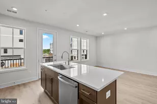 43298 Farringdon Sq, Broadlands, VA 20148 - Photo 10