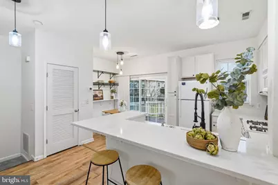 22987 Fontwell Square, Sterling, VA 20166 - Photo 10