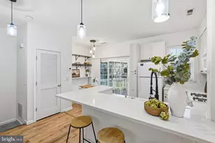 22987 Fontwell Square, Sterling, VA 20166 - Photo 10