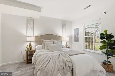 22987 Fontwell Square, Sterling, VA 20166 - Photo 16