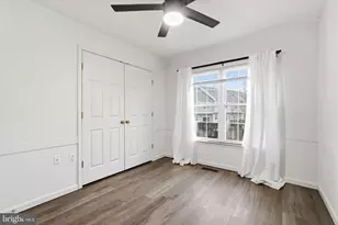 22987 Fontwell Square, Sterling, VA 20166 - Photo 18